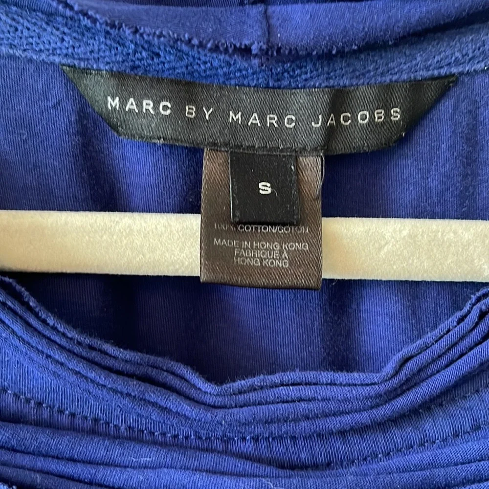 blue cap sleeve T-shirt with decorative neckline Marc by Marc Jacobs size small - Picture 5 of 5